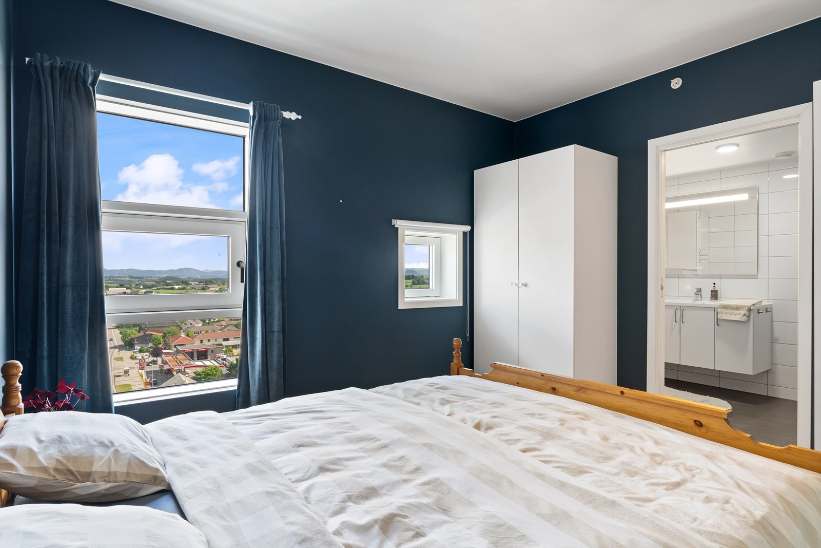 Eget bad i tilknytning til hovedsoverommet. Galleribilde