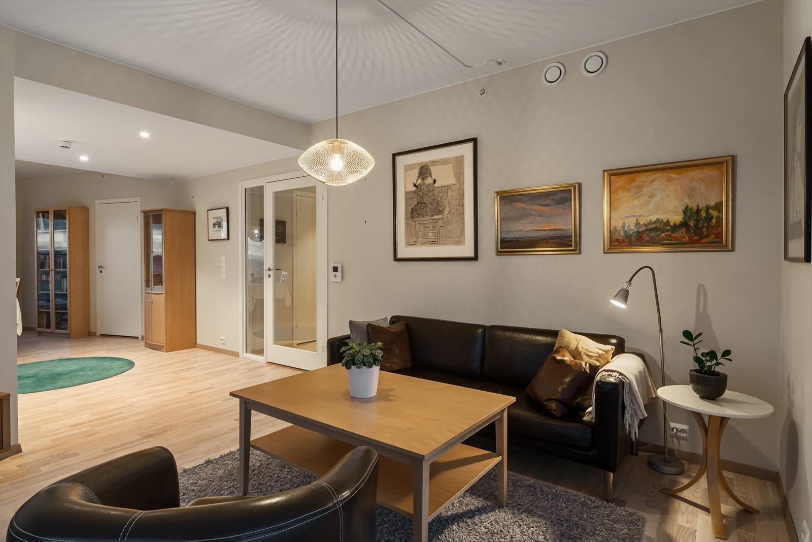 Leiligheten ble ferdigstilt i 2022 og har en gjennomgående god standard. Galleribilde