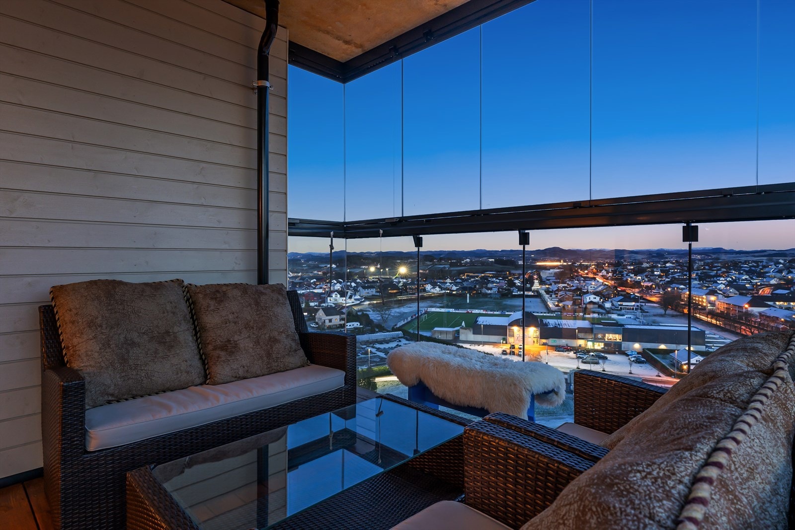 Balkongen er innglasset og er på 10 kvm. Galleribilde