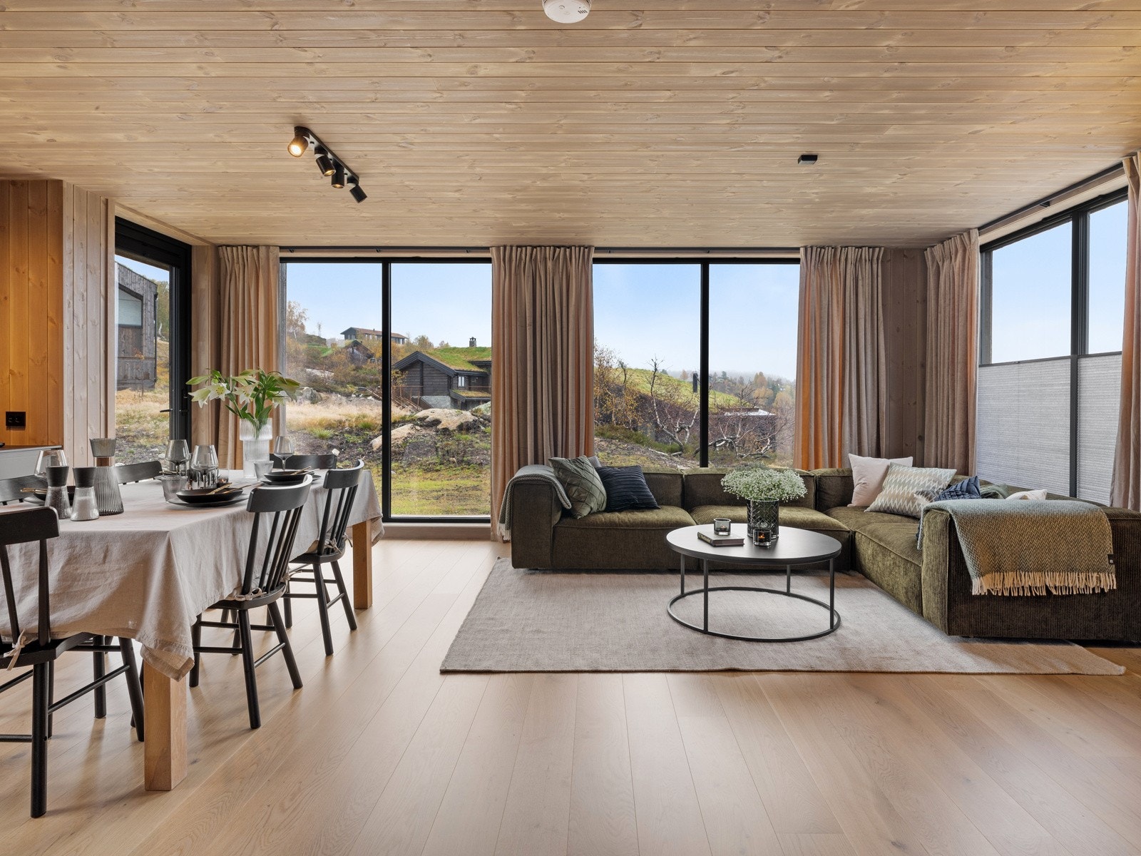 Etasjen har gulvvarme i alle rom bortsett fra soverommet Galleribilde