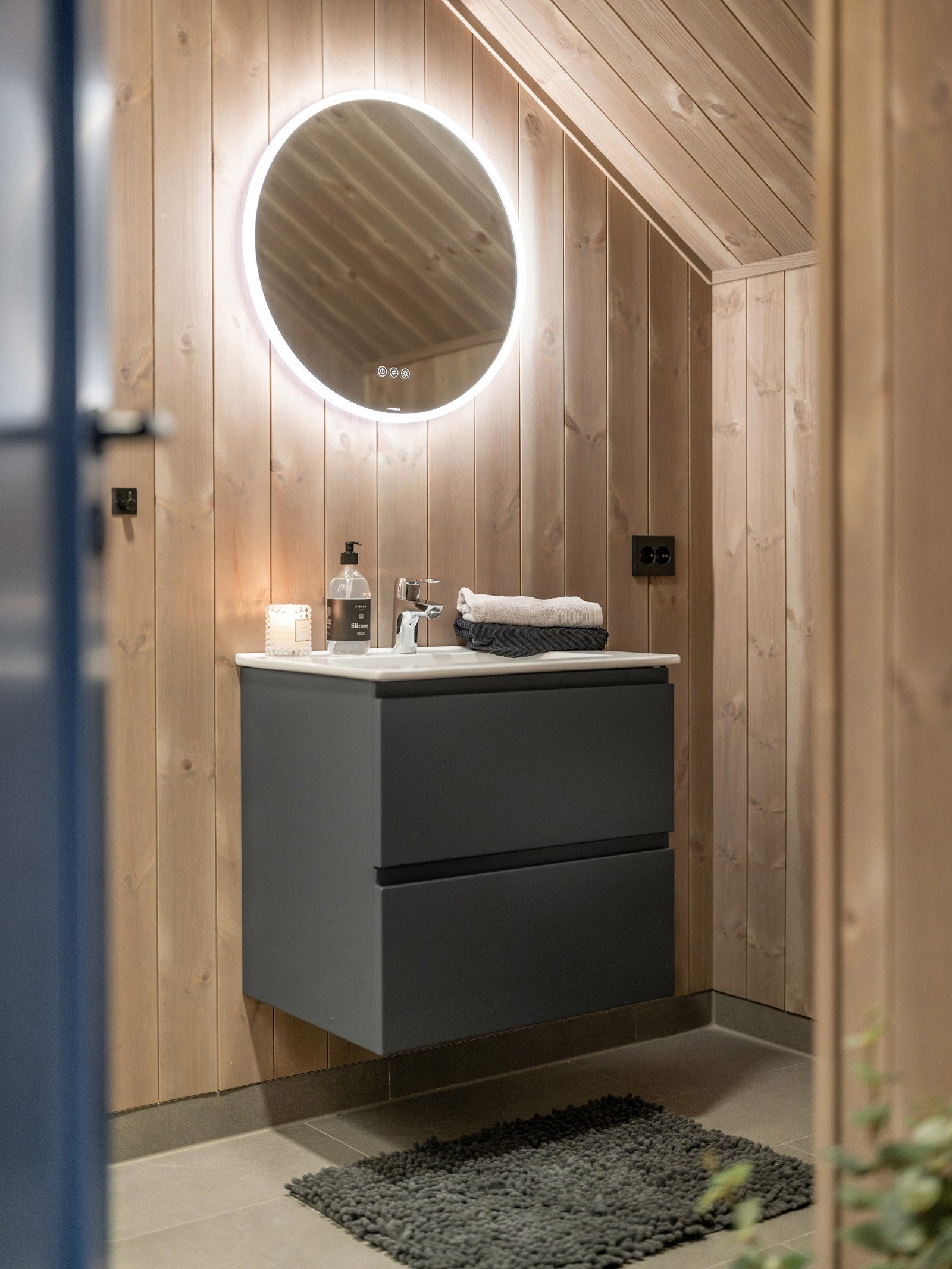 Flott bad i 2. etasje Galleribilde