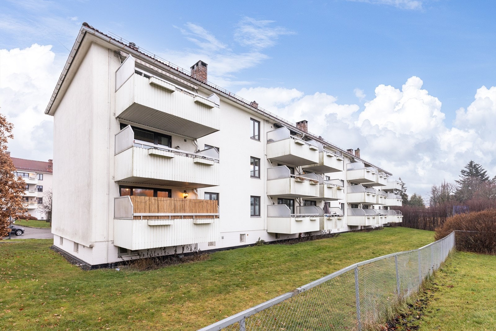 - Boligen ligger godt skjermet fra vei og støy med den interne beliggenheten i borettslaget - Galleribilde