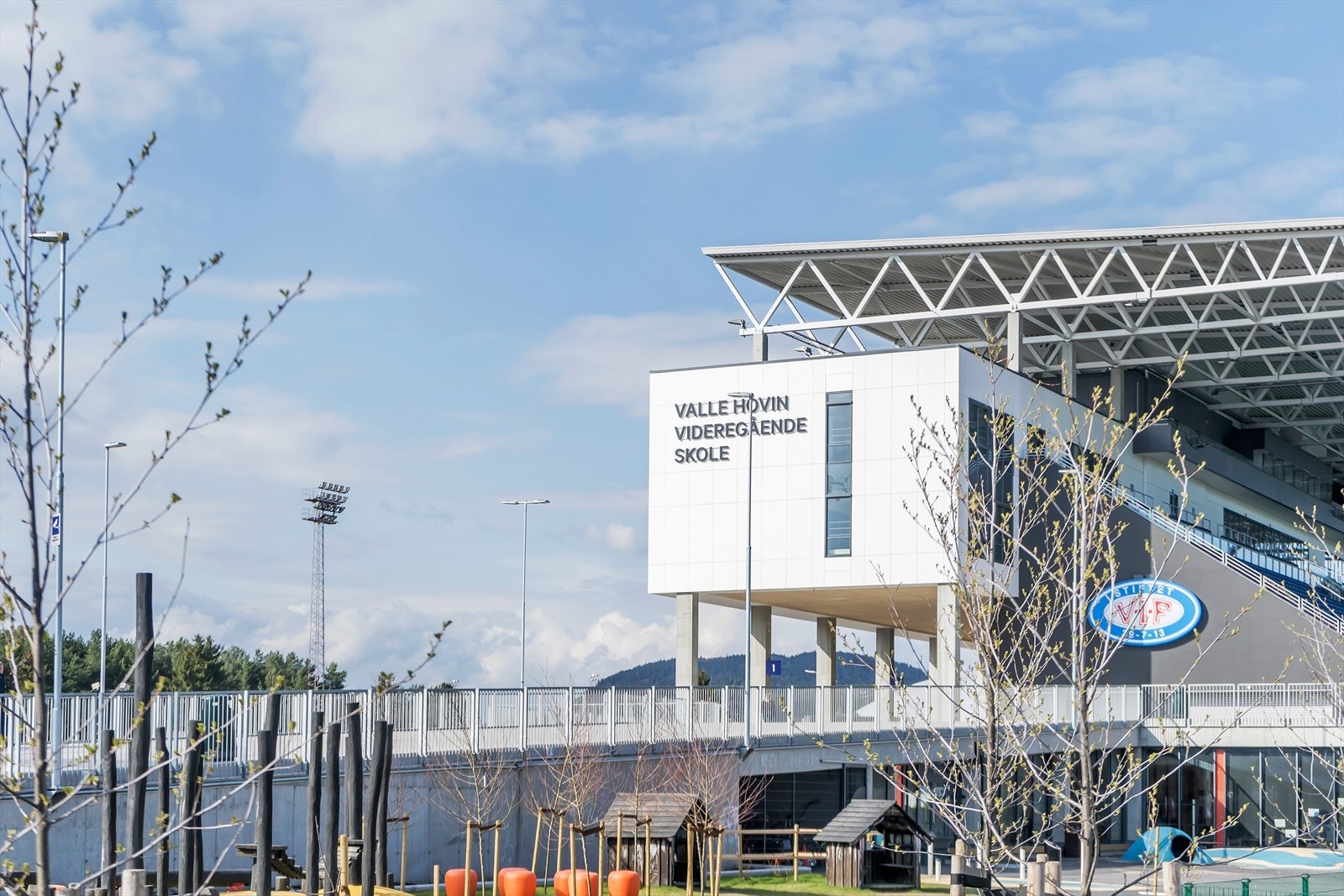 - Valle Hovin videregående skole ligger kun 10 minutter unna - Galleribilde