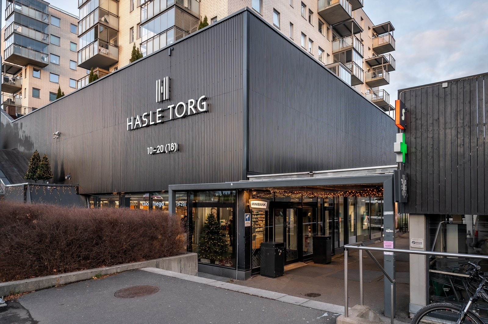 Her bor du rett over Hasle Torg med et bredt utvalg butikker. Galleribilde