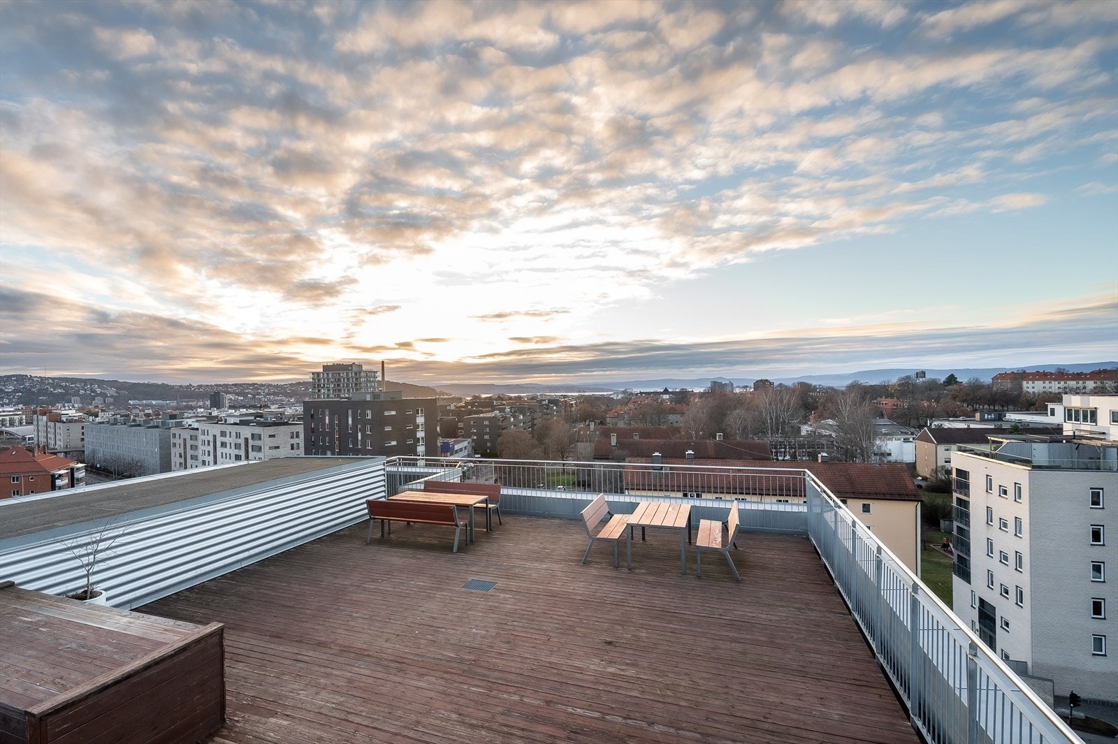 Felles takterrasse med flott utsikt. Galleribilde
