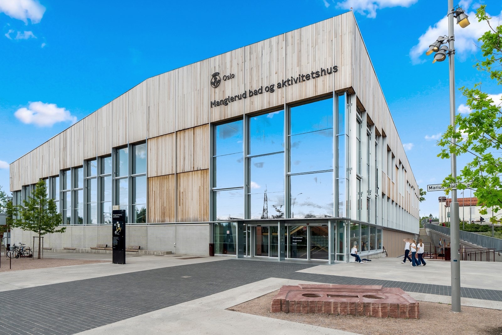 For helgeutflukter er Manglerud bad og aktivitetshus et flott alternativ. Her er det flere basseng, fritidssklubb og kulturskole. Galleribilde