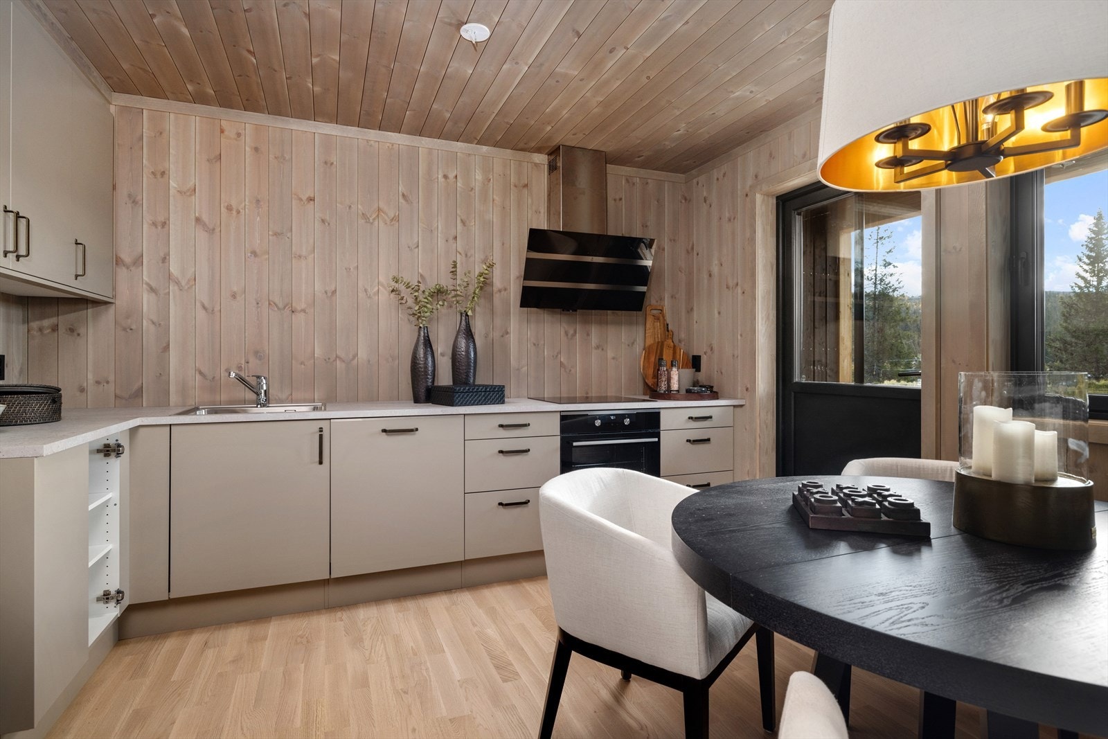 Leilighetene har et lekkert og påkostet kjøkken fra den norske kvalitetsleverandøren Sigdal. Galleribilde