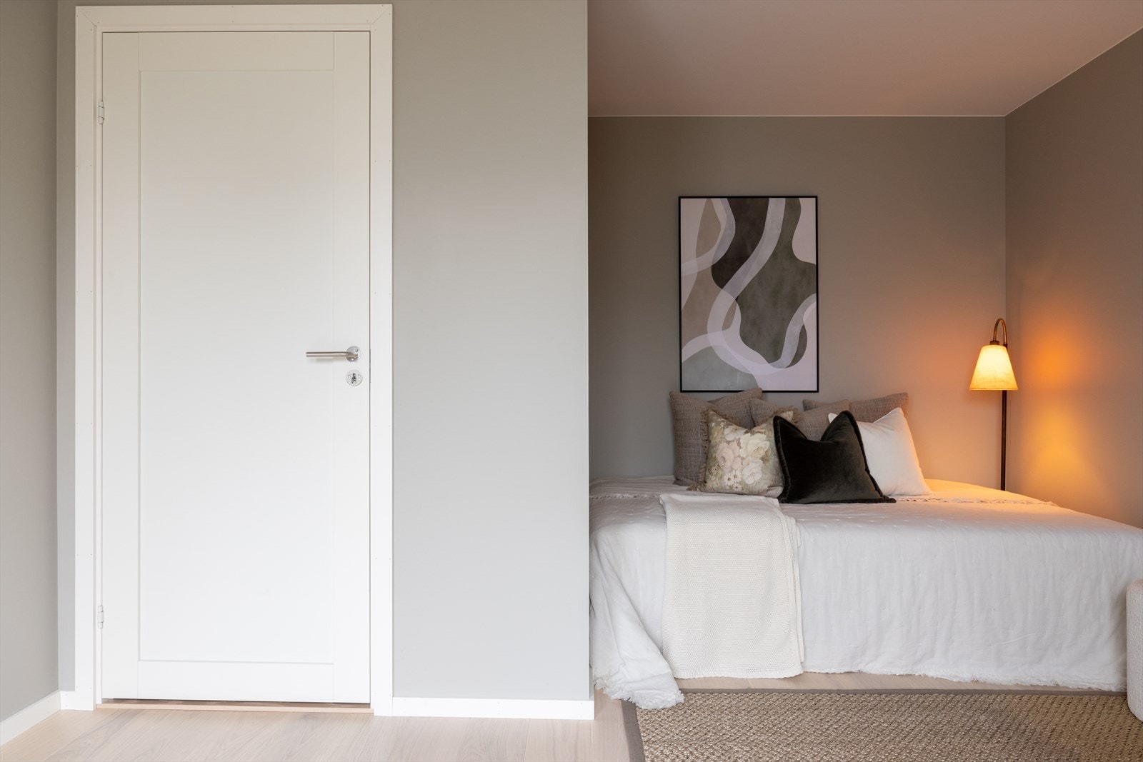 Soverom II er av svært god størrelse med plass til seng og annet møblement. Galleribilde