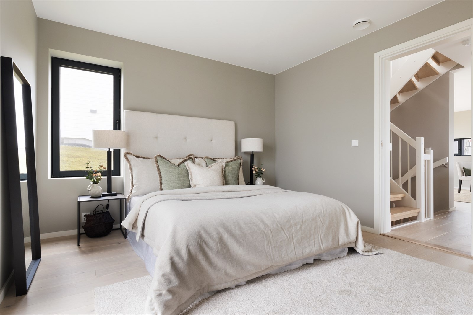 Boligens hovedsoverom ligger i 2. etasje. Galleribilde