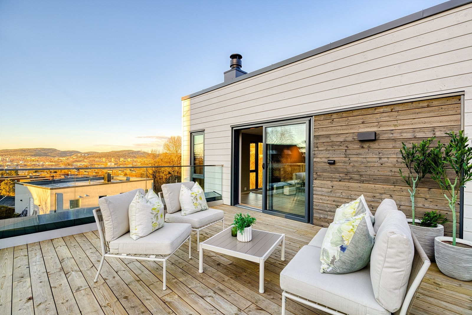 Velkommen til Landeroveien 2 på Hellerudhøyden! Galleribilde