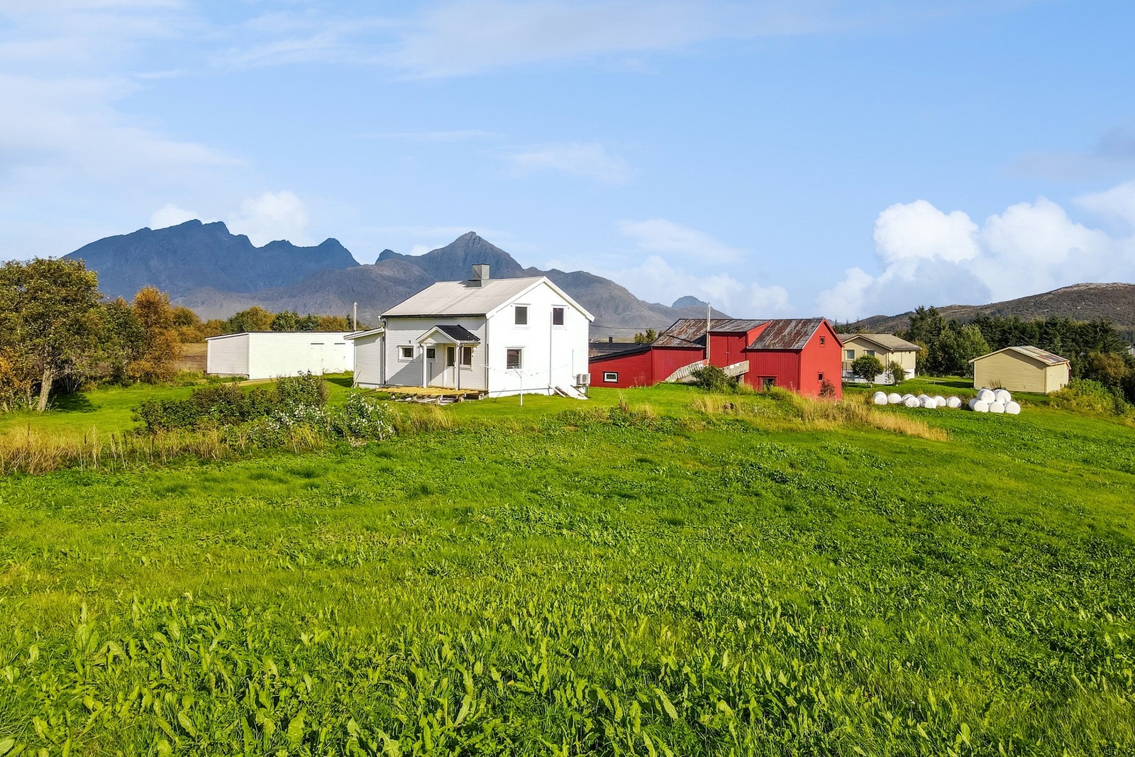 Dette er virkelig en idyllisk eiendom med mye potensiale. Galleribilde
