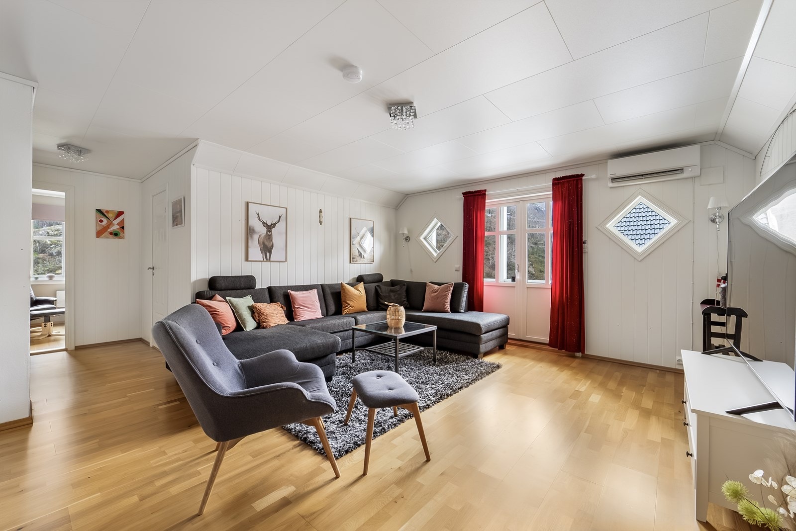 Stor og lys loftstue Galleribilde