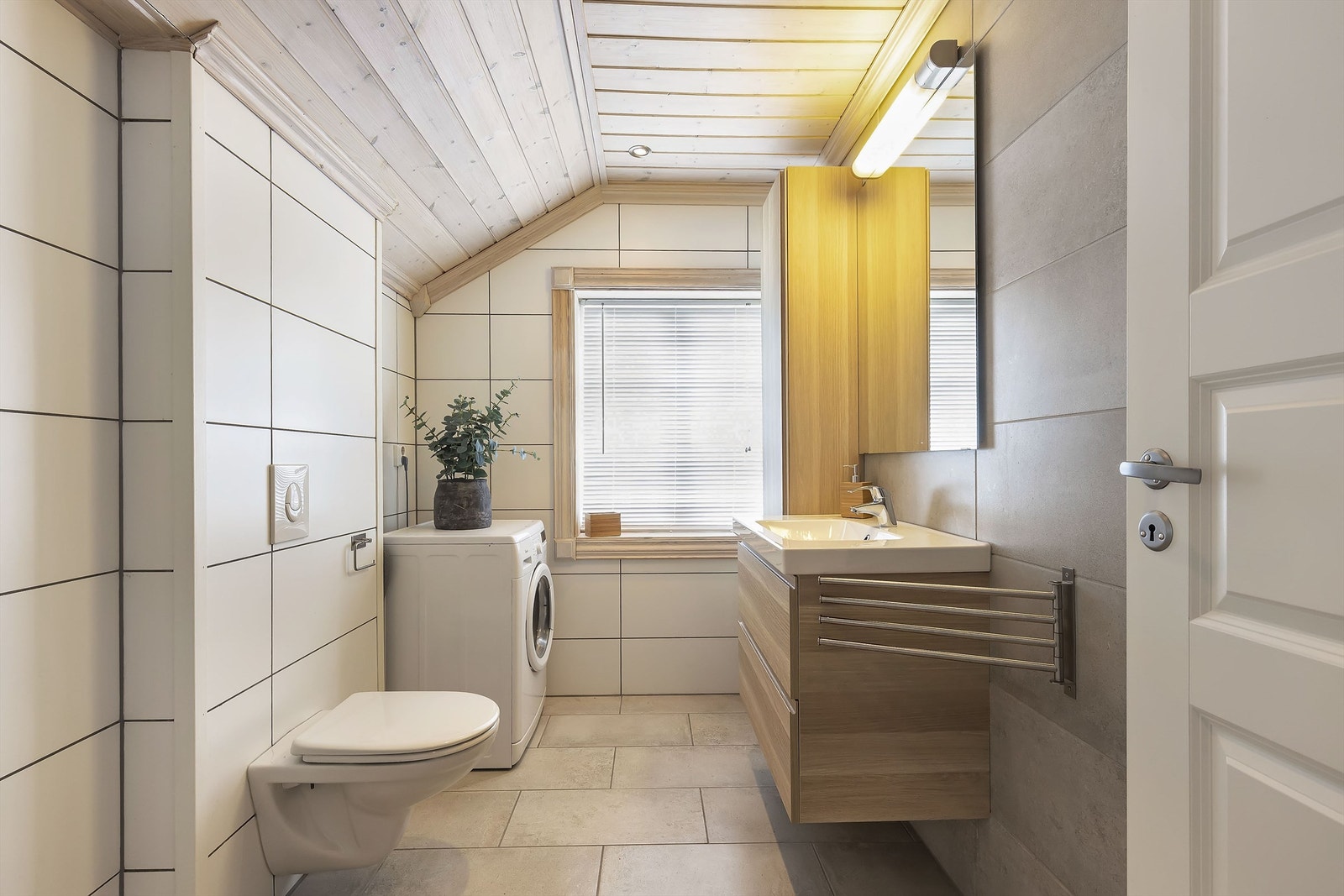 Pent helfliset bad i 2. etg Galleribilde