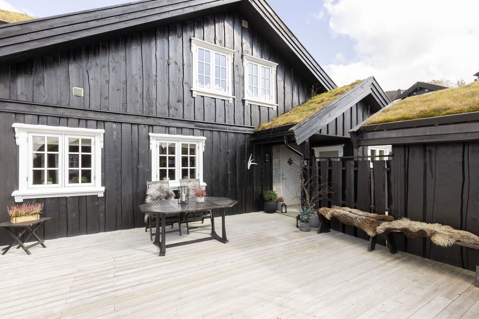 Meget solrike uteplasser hele dagen Galleribilde