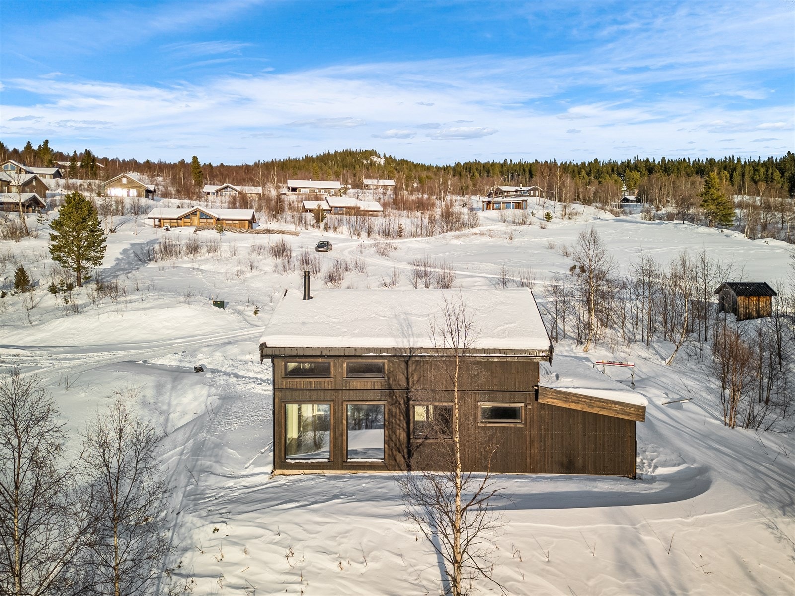 Hytta ligger naturskjønt og idyllisk til snaut 2 km nordvest for Berkåk i Rennebu kommune Galleribilde