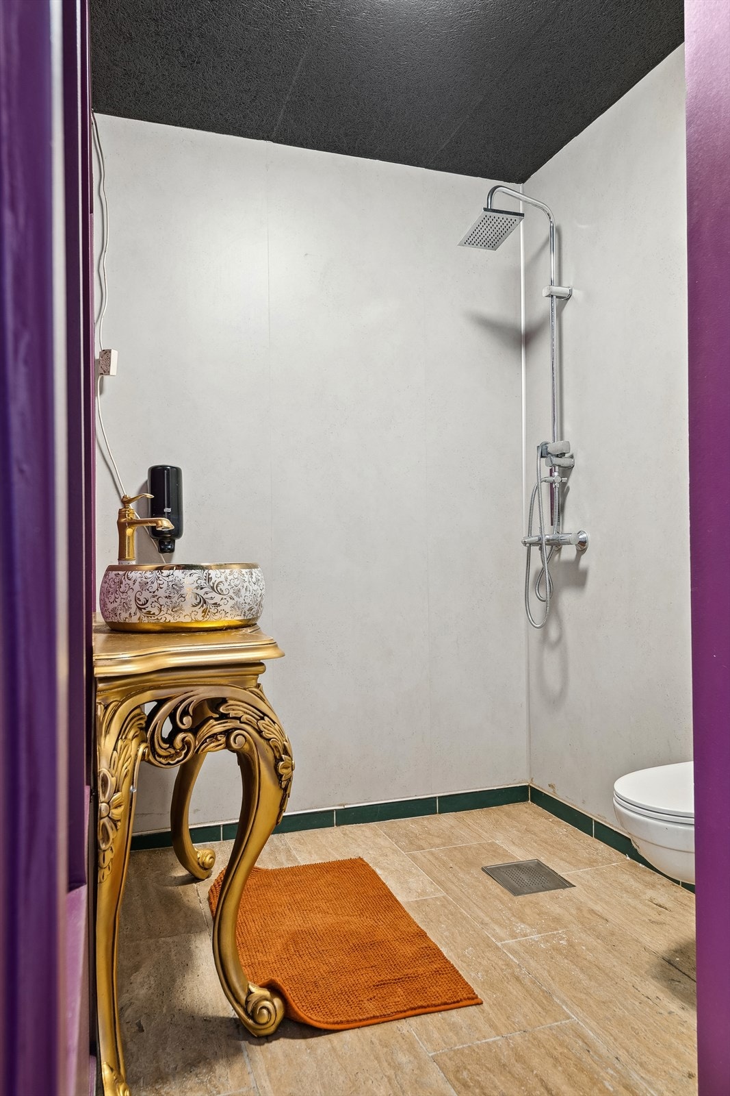 Hybel og baderom Galleribilde