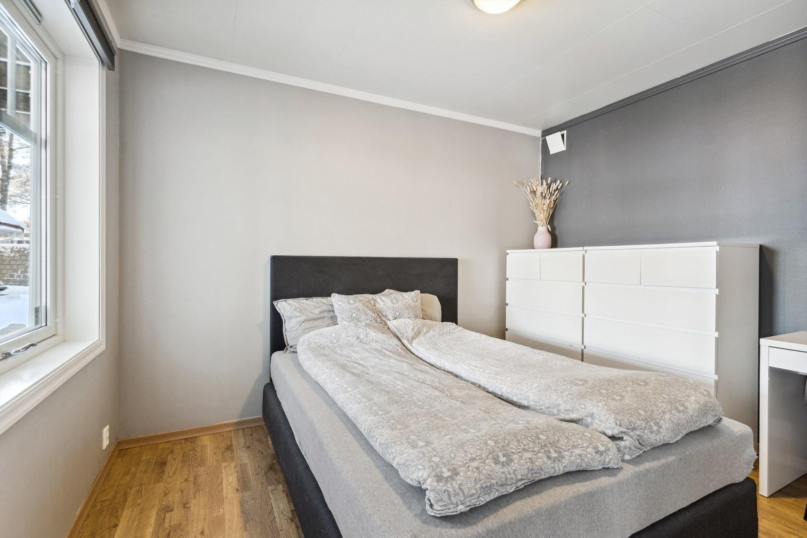 Utleiedelen har 2 soverom på henholdsvis 11,6 kvm og 9 kvm. Galleribilde