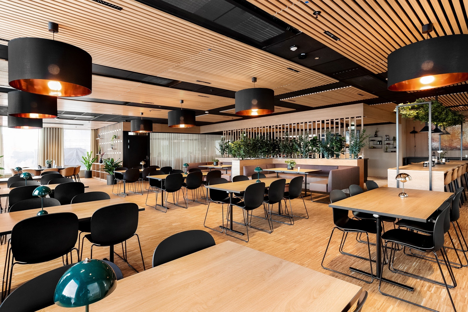 Kantine. Kantinen kan også brukes ifm. konferanser etc. Galleribilde