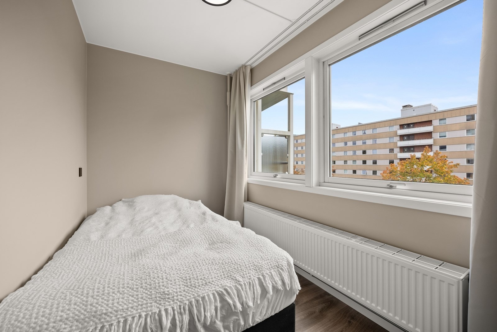 Leiligheten har et soverom. Galleribilde