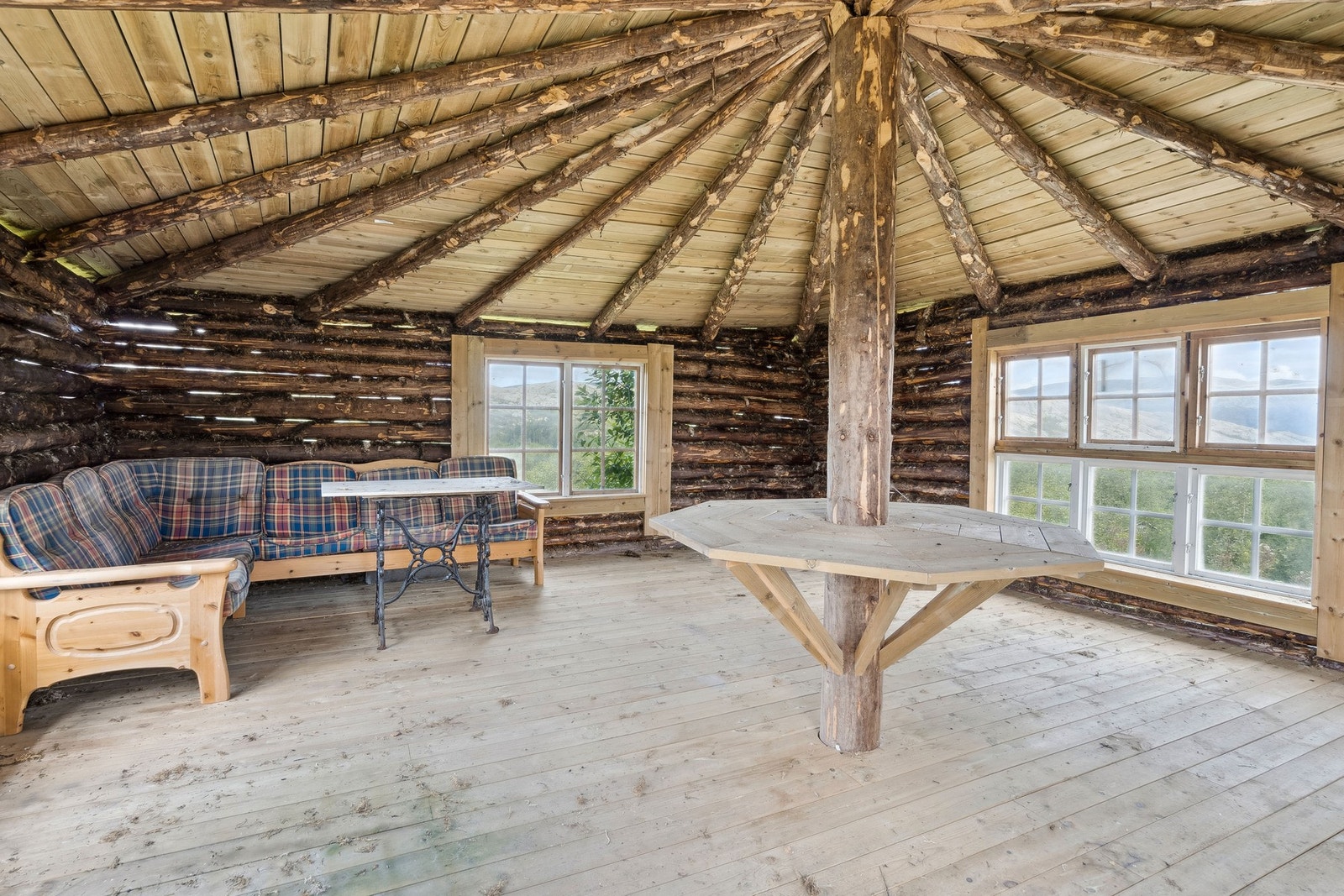 Det gjenstår i bunn og grunn bare siste finish og noe innredning, så er man i gang. Galleribilde