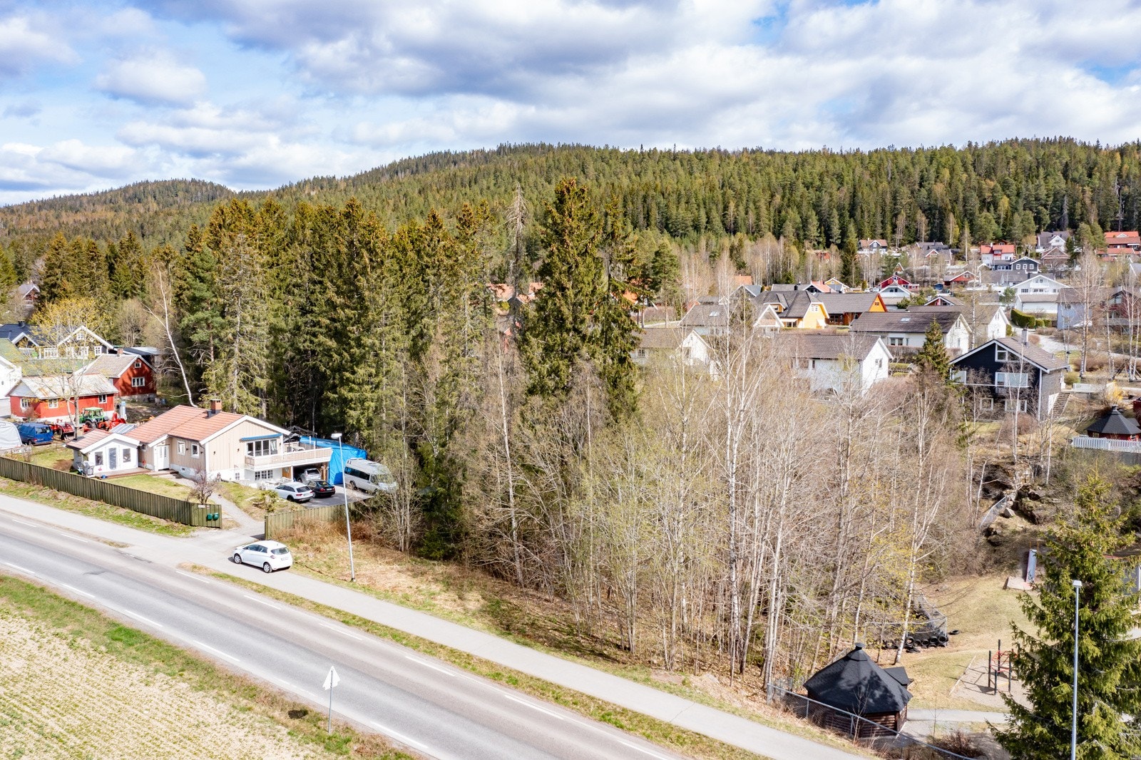 Tomten er på 1057 kvm. Galleribilde