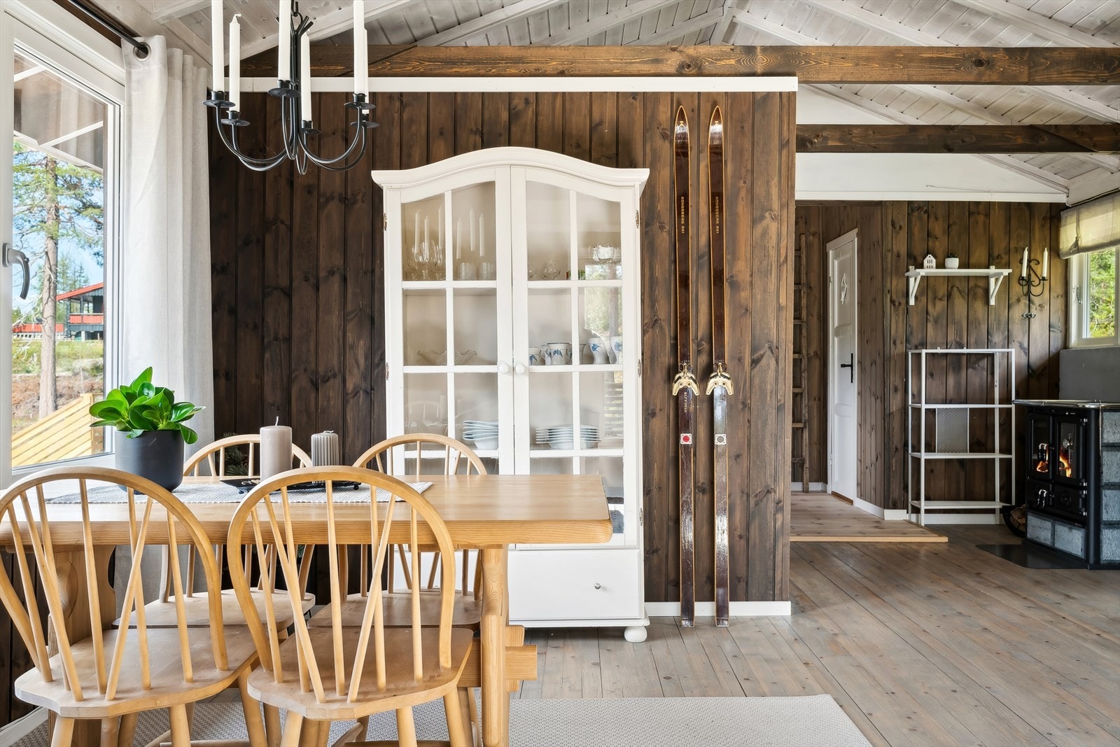 I 2020 ble det i følge eier etablert ny rominndeling og overflater i opprinnelig del pusset opp. Galleribilde