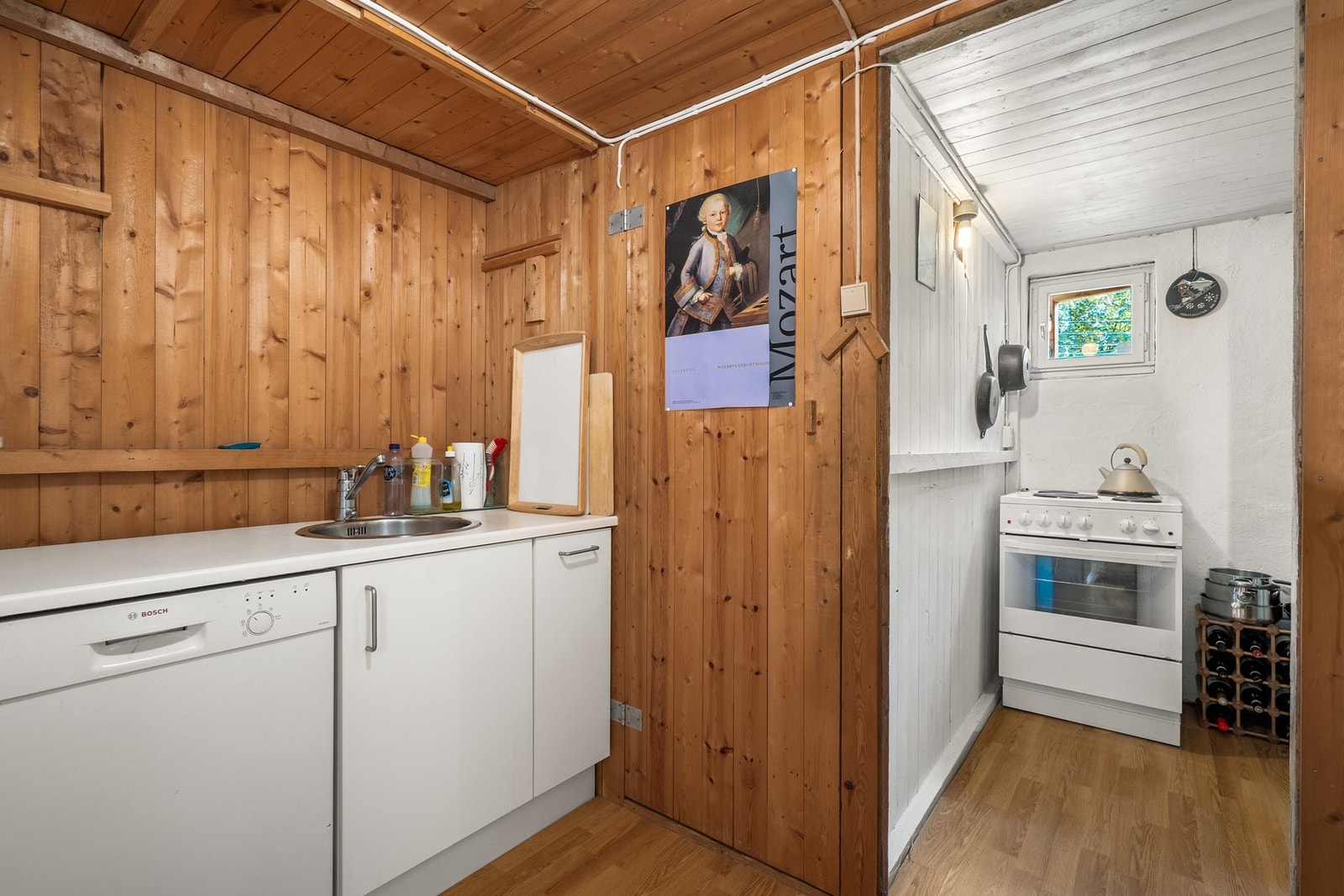 Kjøkkenet er plassert i bod Galleribilde