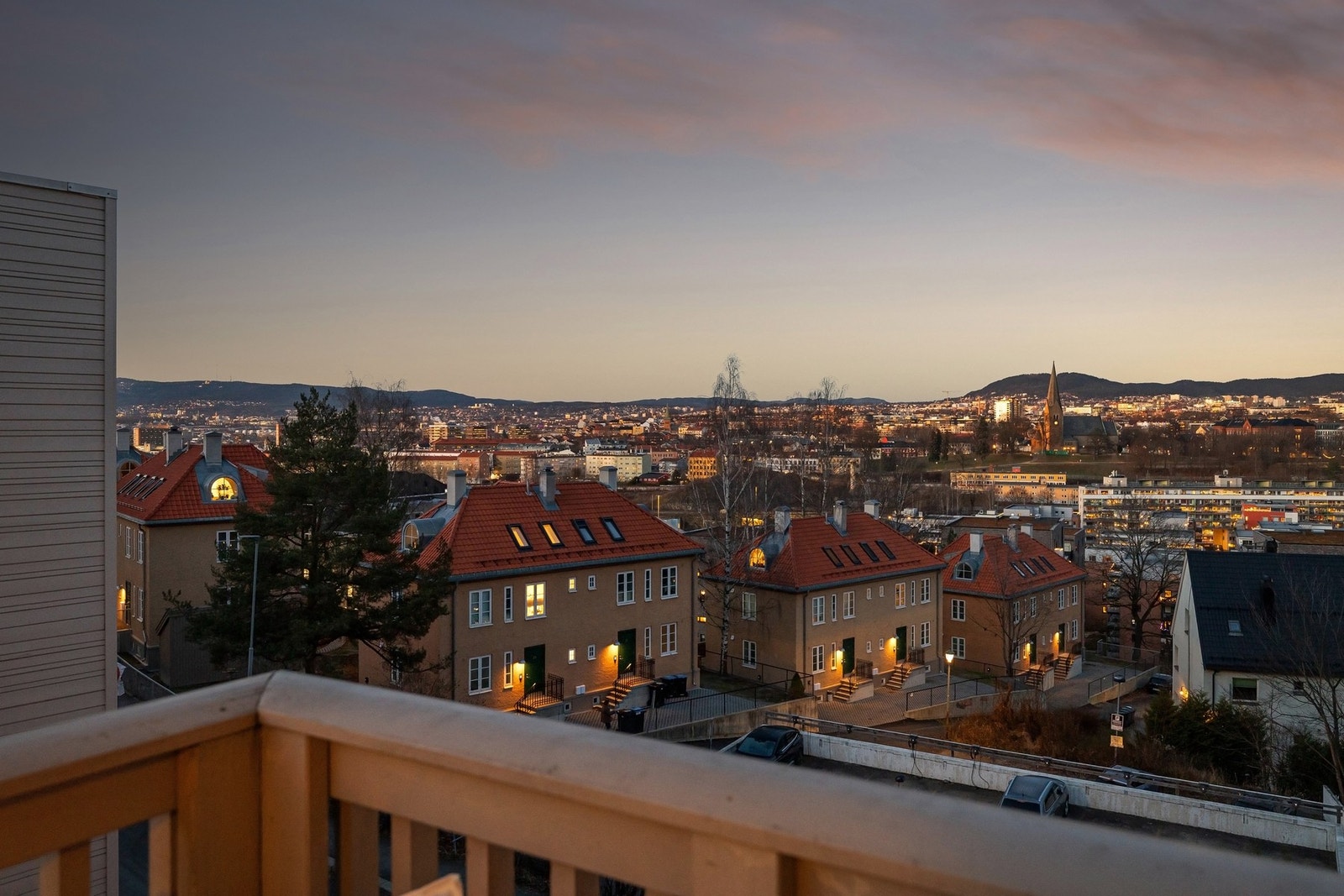 Utsikt fra de fleste vinduer i boligen Galleribilde