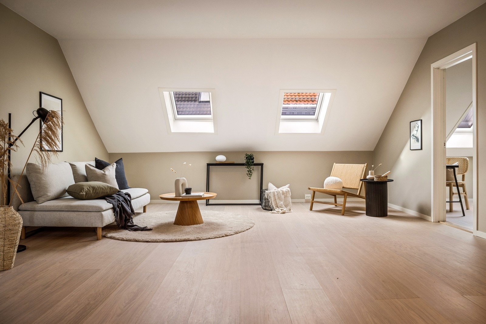 Leiligheten har en flott beliggenhet i byggets toppetasje Galleribilde