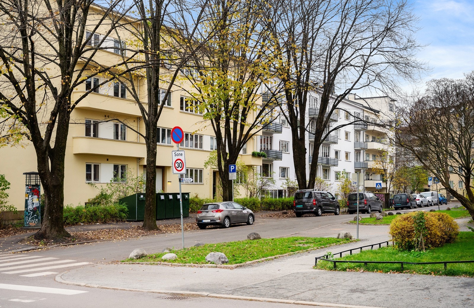 Tilbaketrukket adresse et "stenkast" fra alle typer bymessige servicetilbud Galleribilde