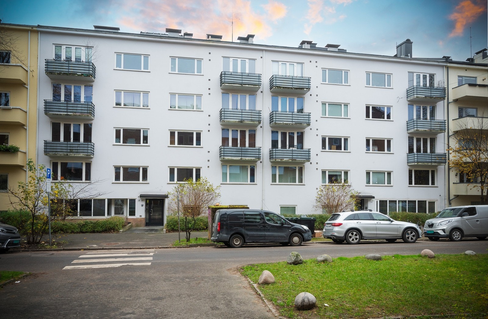 Rolig og koselig, samtidig supersentral, beliggenhet på Bislett, i velholdt funkisgård Galleribilde