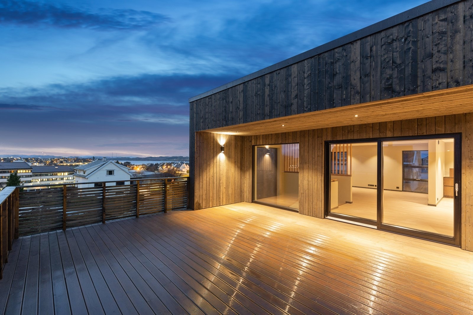 Nydelig utsikt fra terrassen. Galleribilde