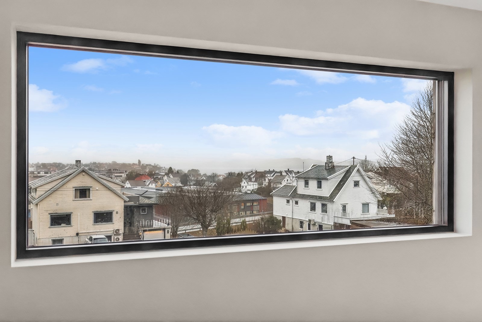 Herlig usjenert utsikt fra stuen. Galleribilde