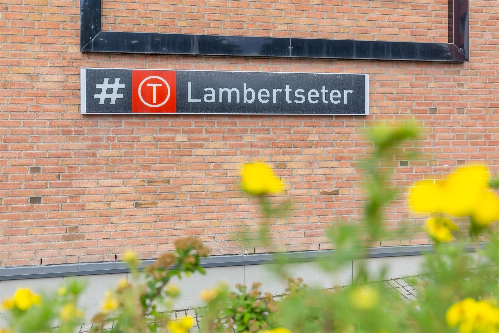 Det er kort vei til T-bane som enkelt tar deg rundt i Oslo Galleribilde