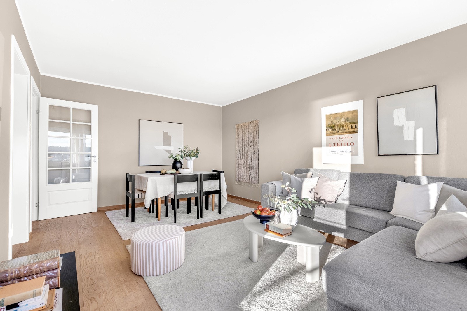 Borettslaget er renovert grundig de siste årene med blant annet nytt yttertak, renoverte soilrør, fasadeoppussing, nytt dørcallinganlegg, m.m. Næringslokaler i 1.etg er i ferd med å bli pusset opp for salg og vil gi inntekter til borettslaget. Galleribilde