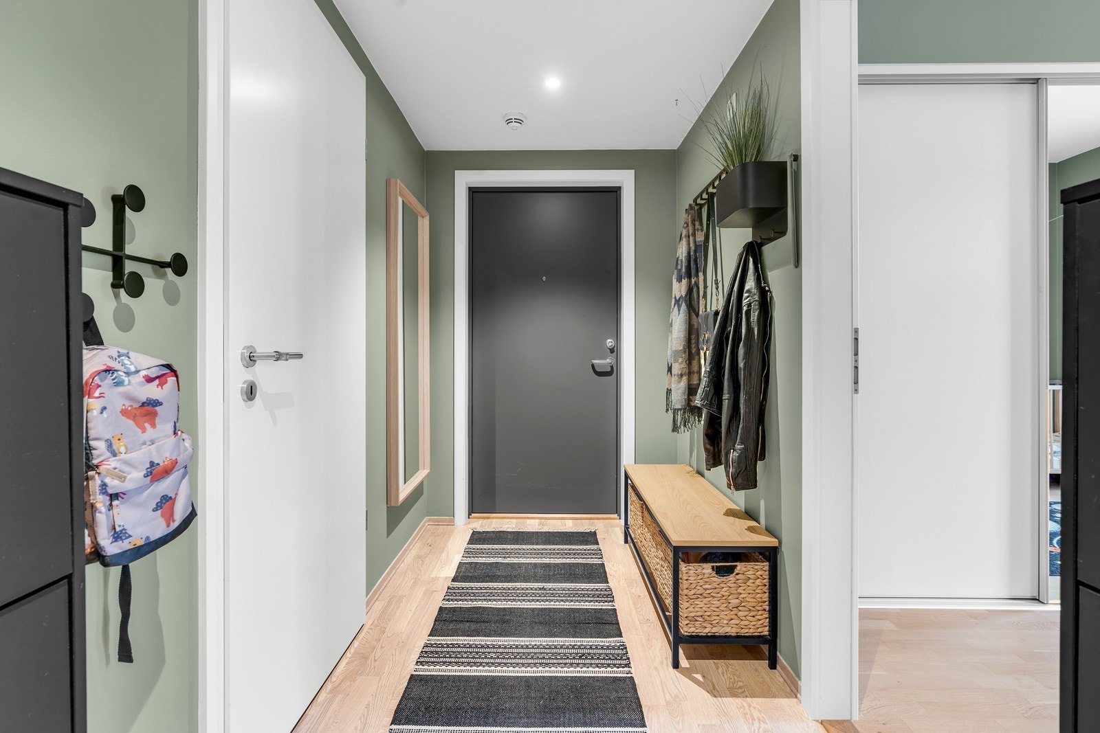 Romslig entrè Galleribilde
