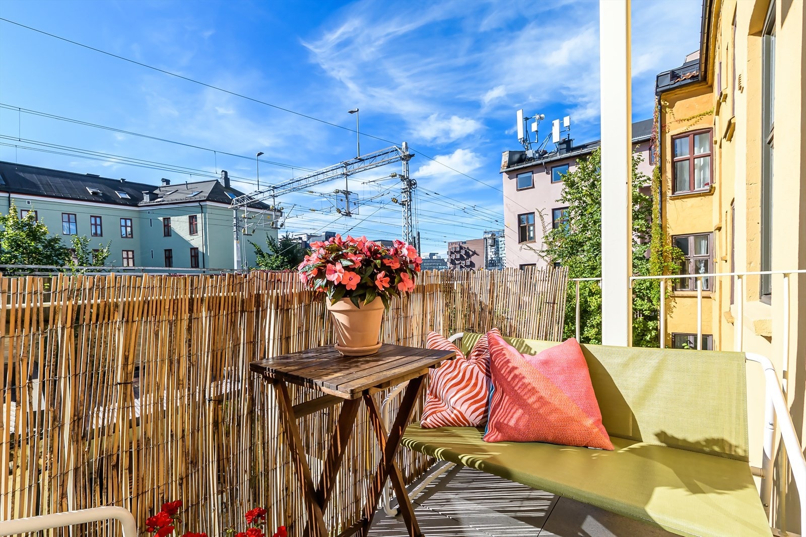 Balkongen er på ca. 3 m² og har gode solforhold. Galleribilde