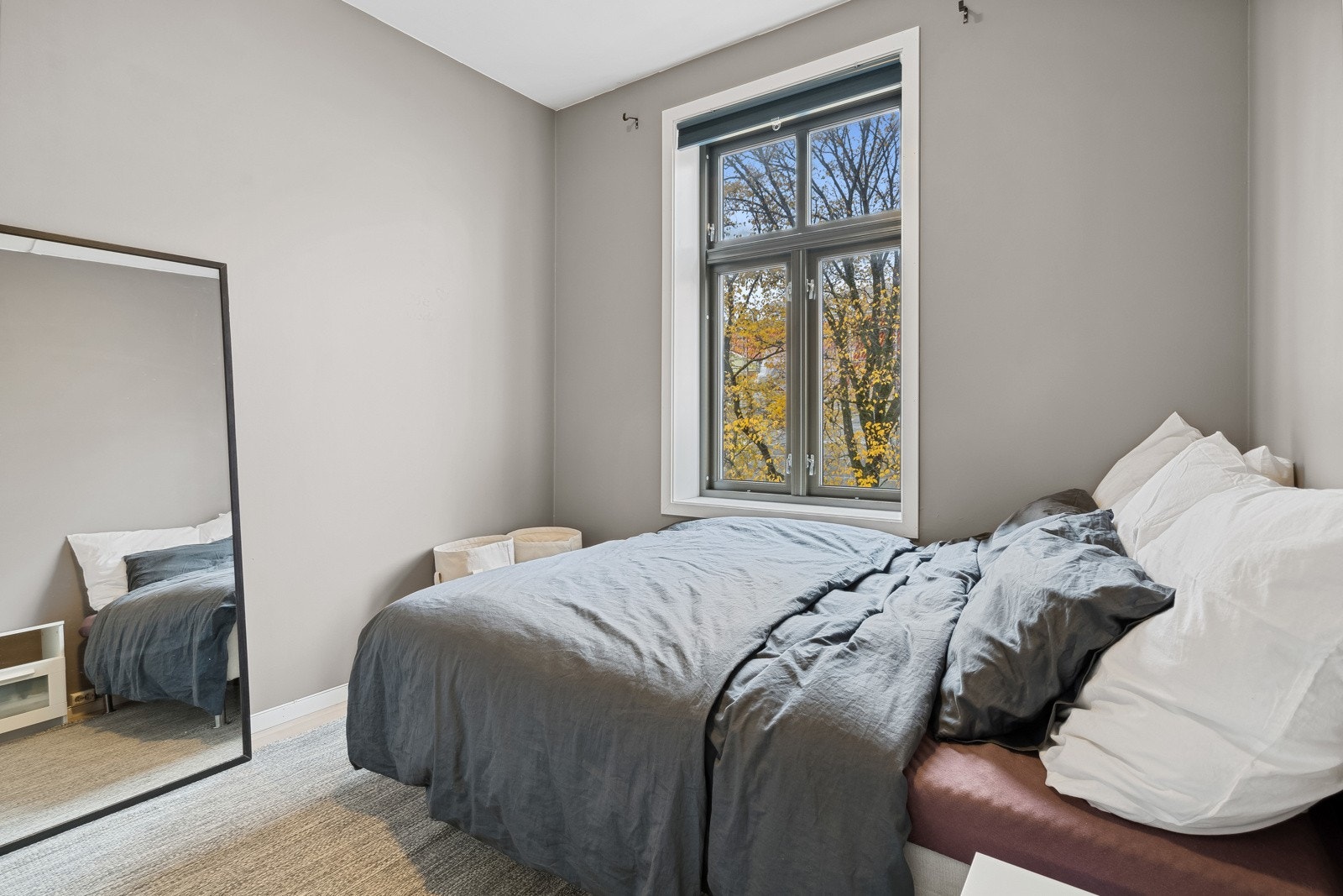 Lyst og fint soverom på 9 kvm. Her er det enkelt å innrede etter ønske og behov. Galleribilde