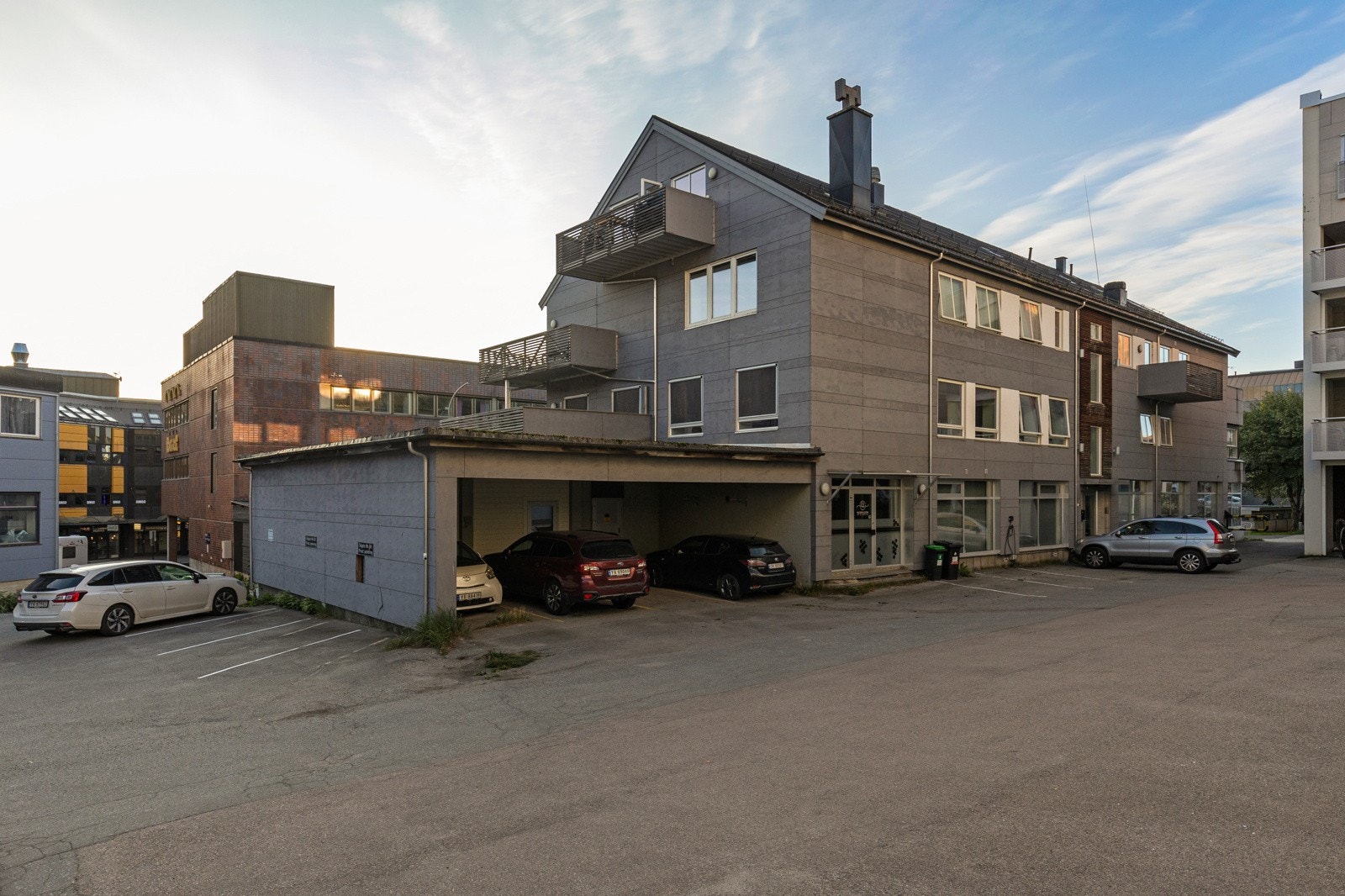 Leiligheten ligger i et lite og veletablert borettslag. Galleribilde