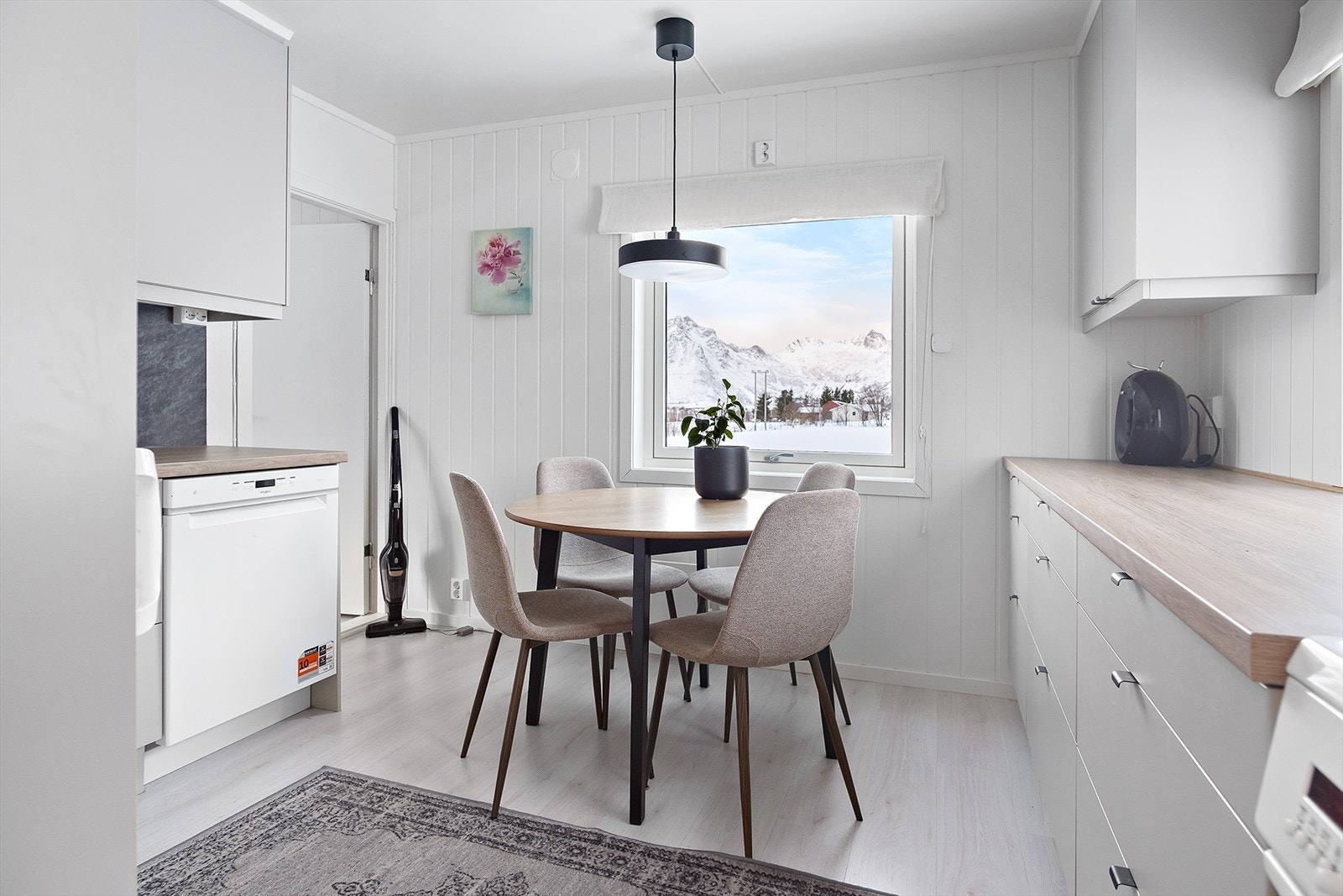 Kjøkkenet ble skiftet i 2024. Galleribilde