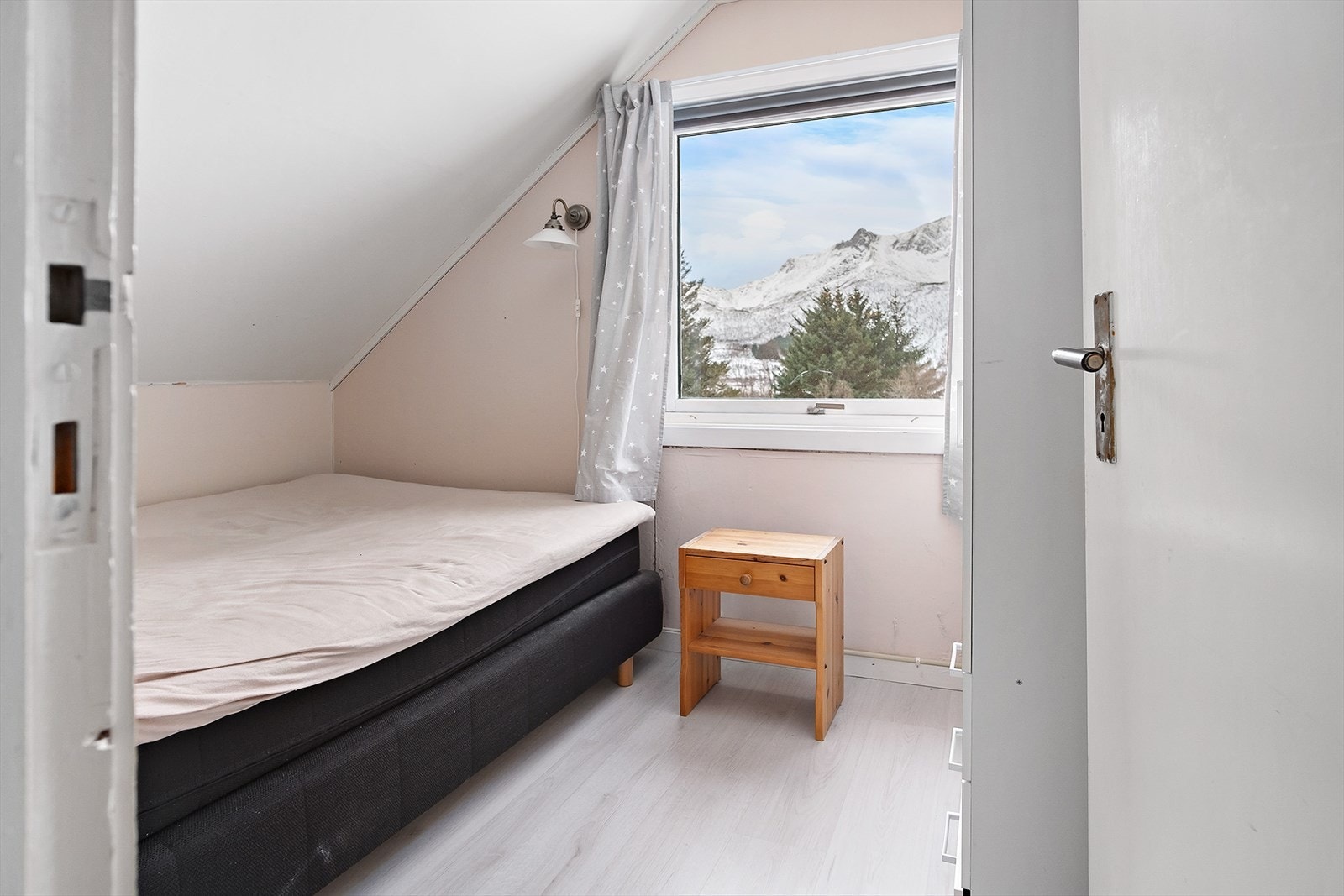 Soverom 1 av 3 Galleribilde