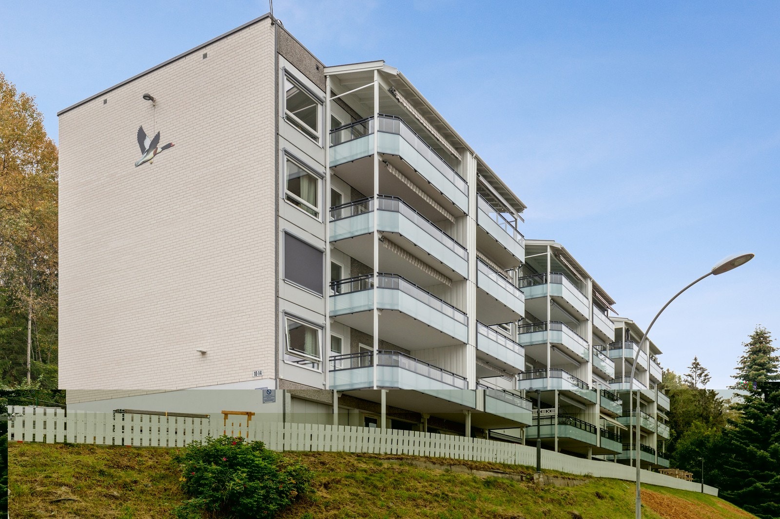 Paal Bergs vei 12 ligger fint til på Bogerud/Rustad, ca. 10 km fra Oslo sentrum. Galleribilde