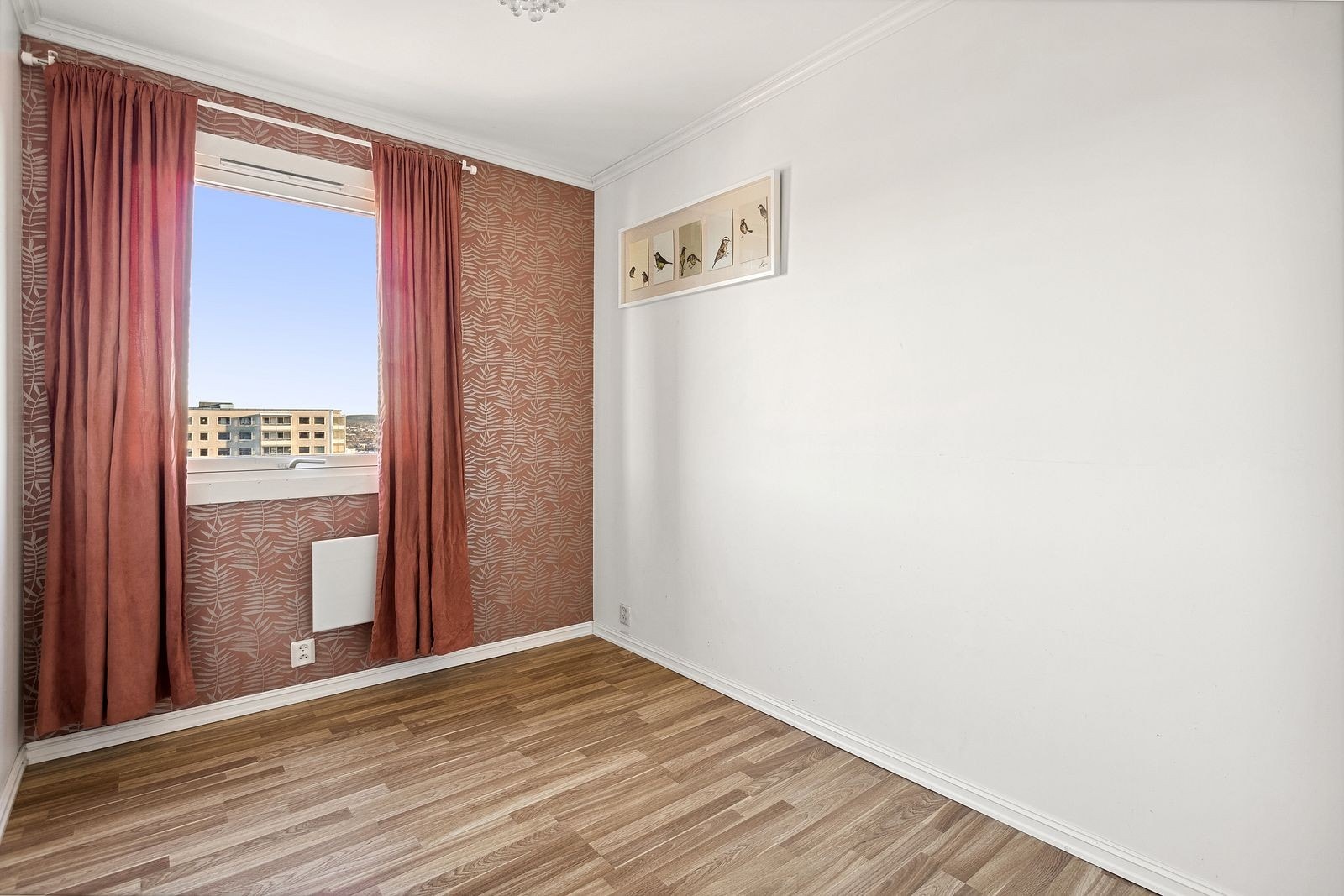 Soverom 2 med plass til seg og skap. Galleribilde