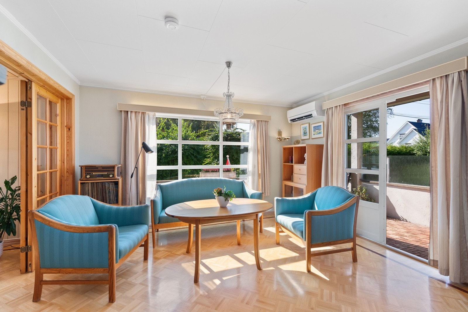 Store vinduer gir godt med lys Galleribilde