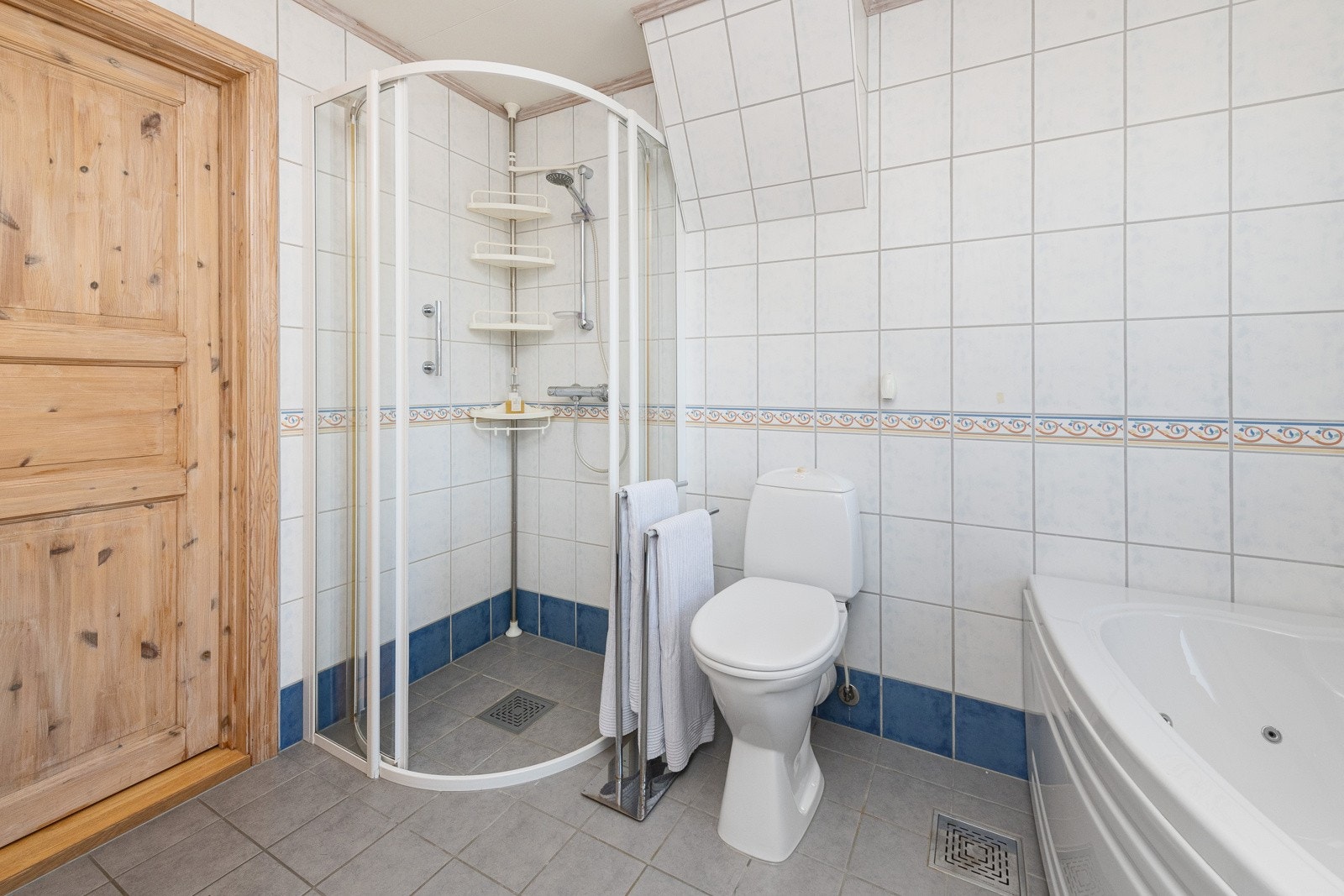 Bad 1. Flislagt og med varmekabler Galleribilde