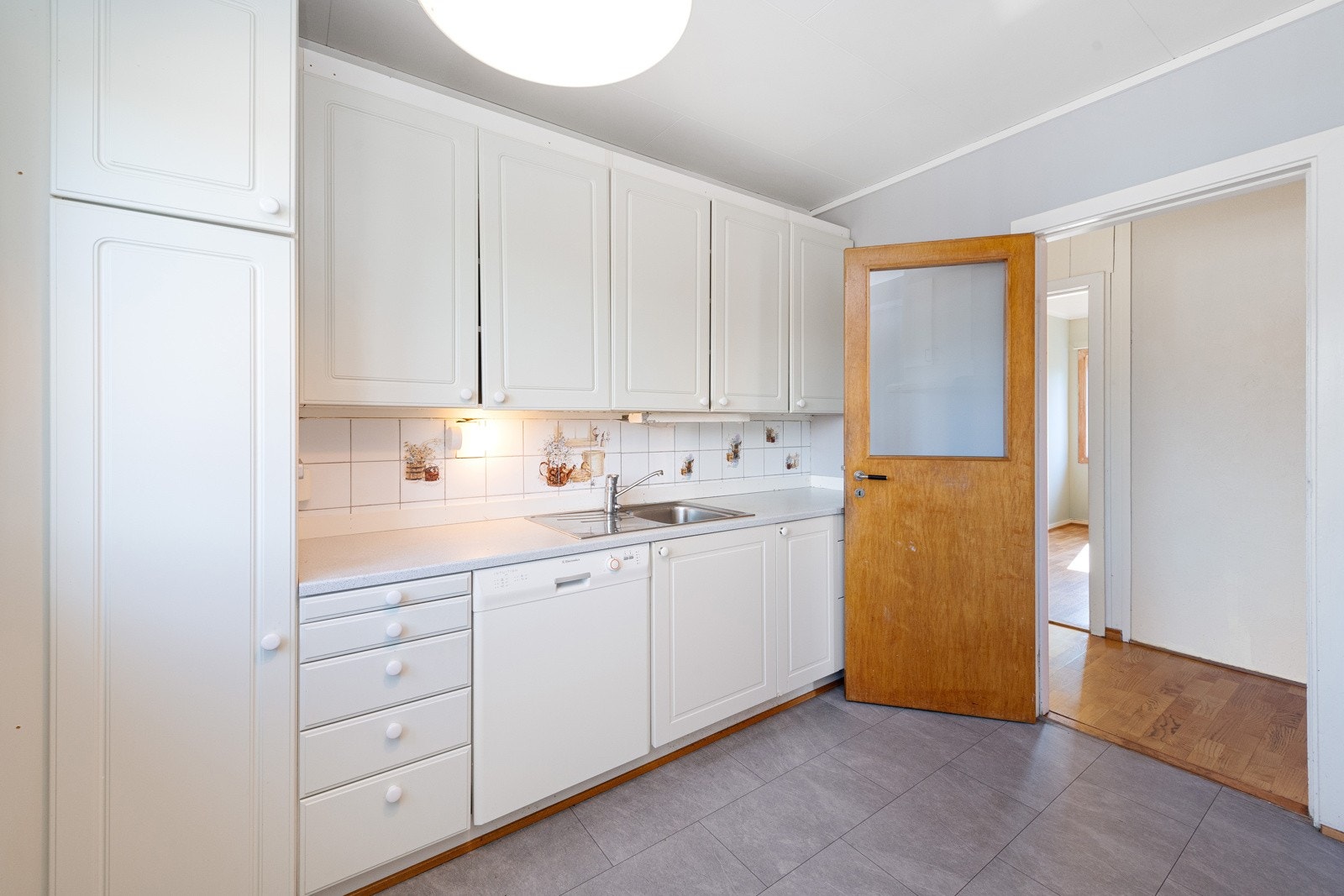 Leilighet 2. etg, kjøkken Galleribilde