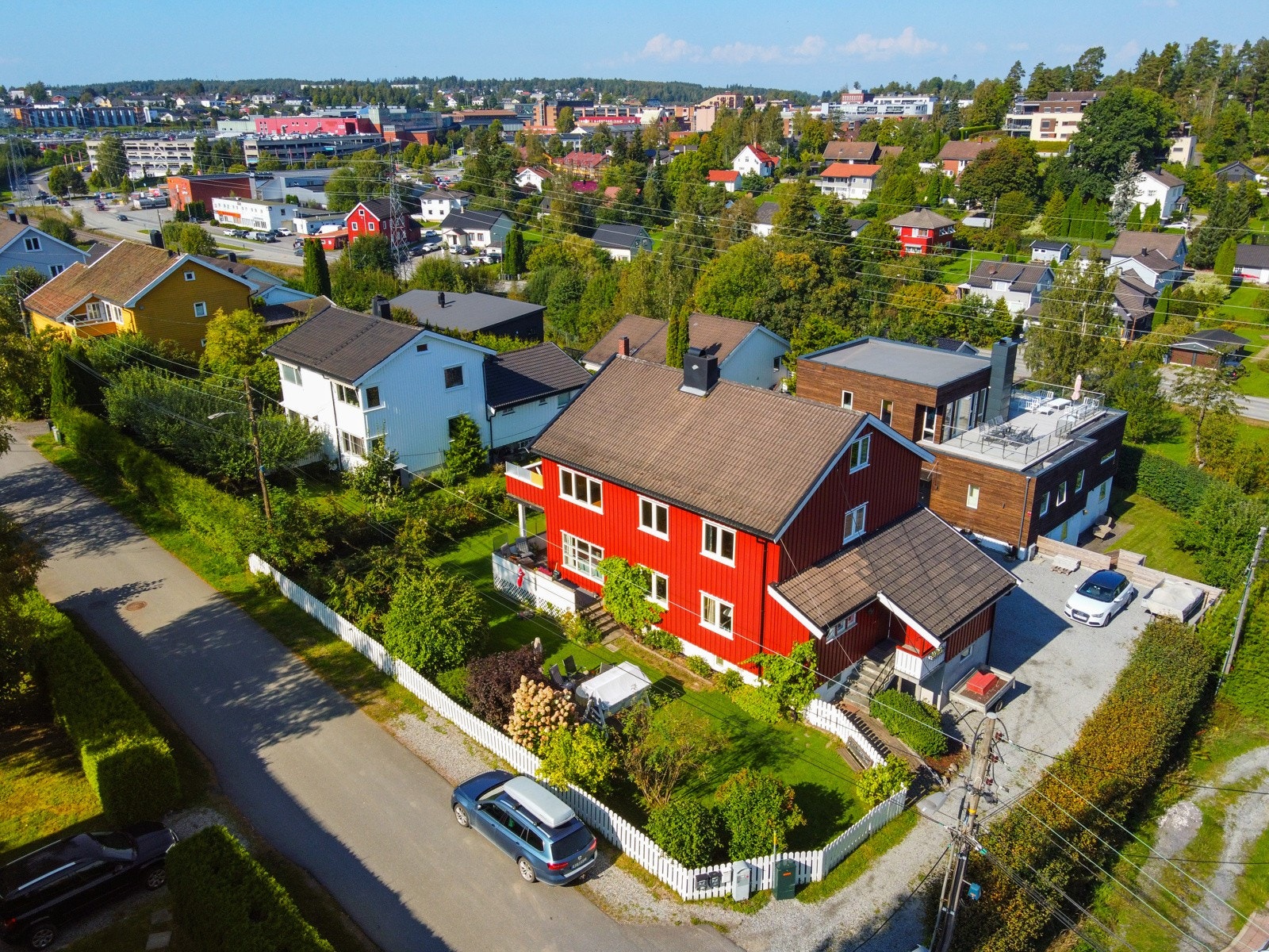 En stor, romslig og sentrumsnær bolig Galleribilde