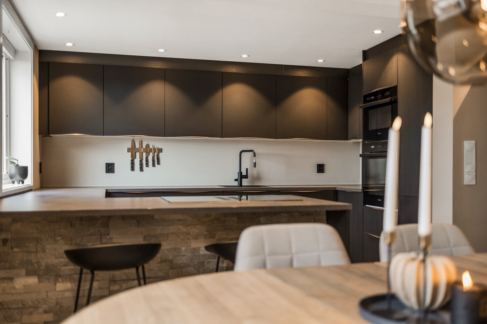 Dette er et kjøkken hvor kokken i huset garantert vil trives Galleribilde