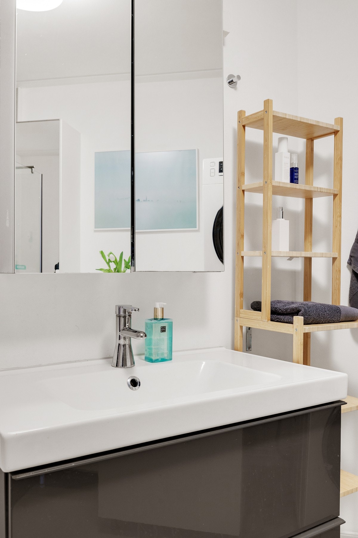 Badet har en moderne innredning. Galleribilde