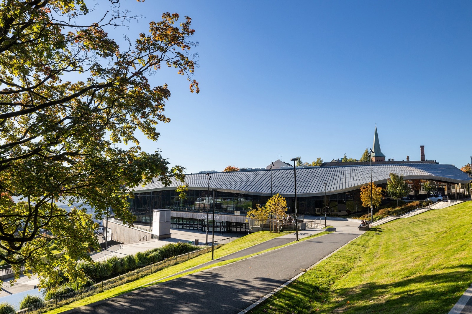 Her finner du både kunstgressbane, skatepark og klubbhus. Galleribilde